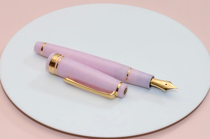 Milk Glass Fountain pen 14K Gold